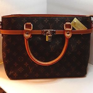 Mid sized designer inspired purse